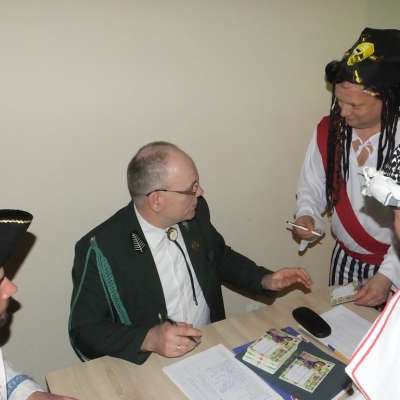 Myśliwi ze Słońska na ratunek Mikołajowi: Charytatywny Bal Przebierańców